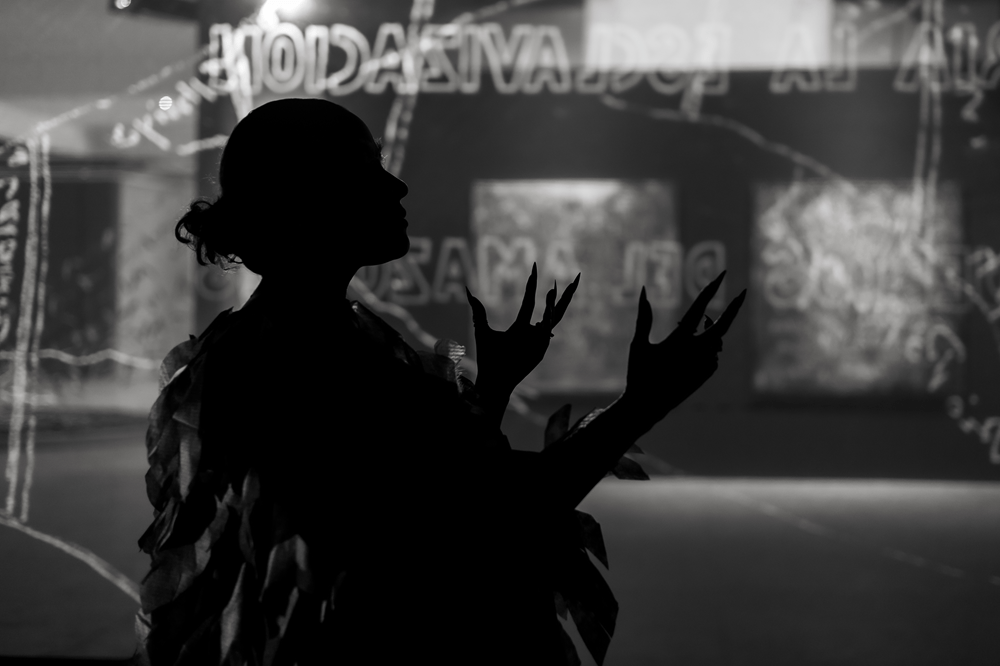 Quem postar a sua foto com a matinta Perera no stories e marcar a Bienal usando a hashtag #UmaNoiteNaBienal terá a sua foto repostada no perfil da Bienal (Foto: Ana Dias). 